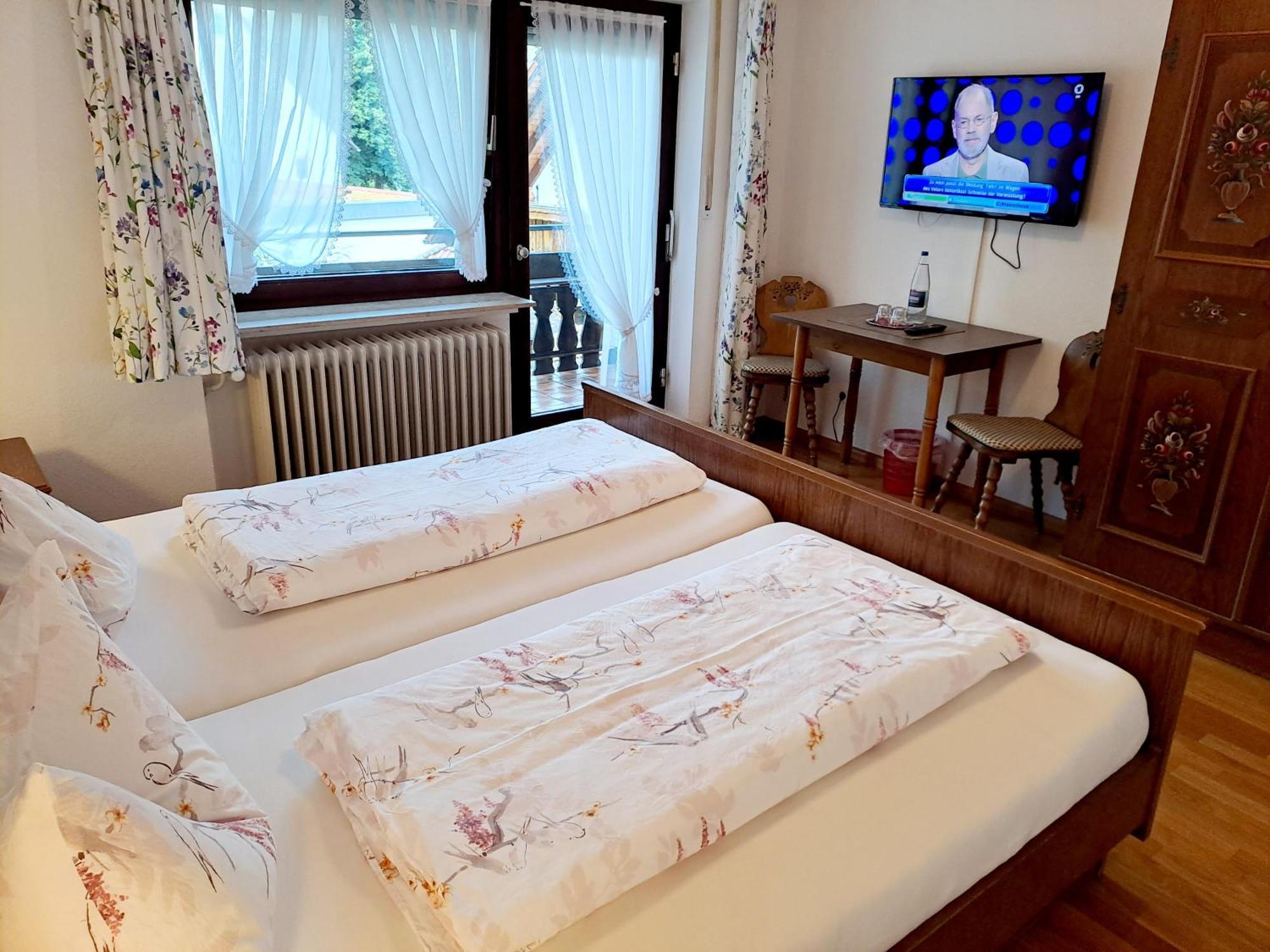Pension Schlossbergblick Simonswald Bagian luar foto