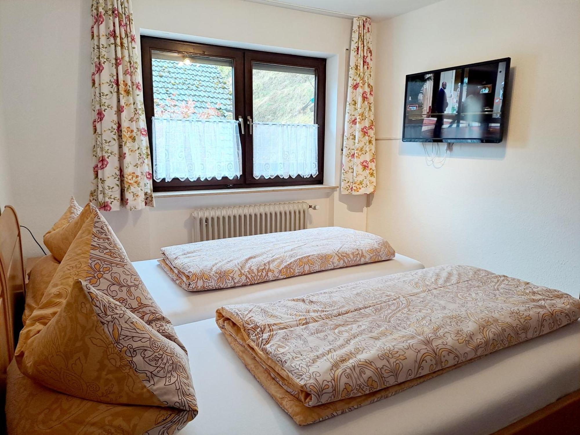 Pension Schlossbergblick Simonswald Bagian luar foto